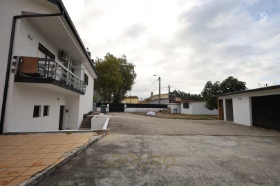 Moradia T3 para Venda em Pedroso e Seixezelo