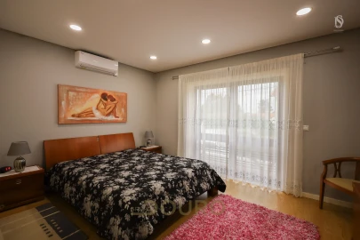 Moradia T3 para Venda em Pedroso e Seixezelo