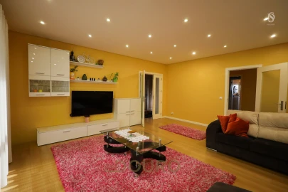 Moradia T3 para Venda em Pedroso e Seixezelo