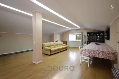 Moradia T3 para Venda em Pedroso e Seixezelo