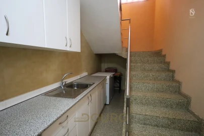 Moradia T3 para Venda em Pedroso e Seixezelo