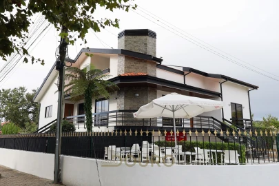 Moradia T3 para Venda em Pedroso e Seixezelo