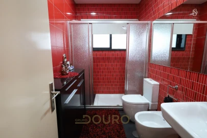 Moradia T3 para Venda em Pedroso e Seixezelo