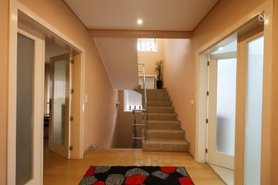 Moradia T3 para Venda em Pedroso e Seixezelo