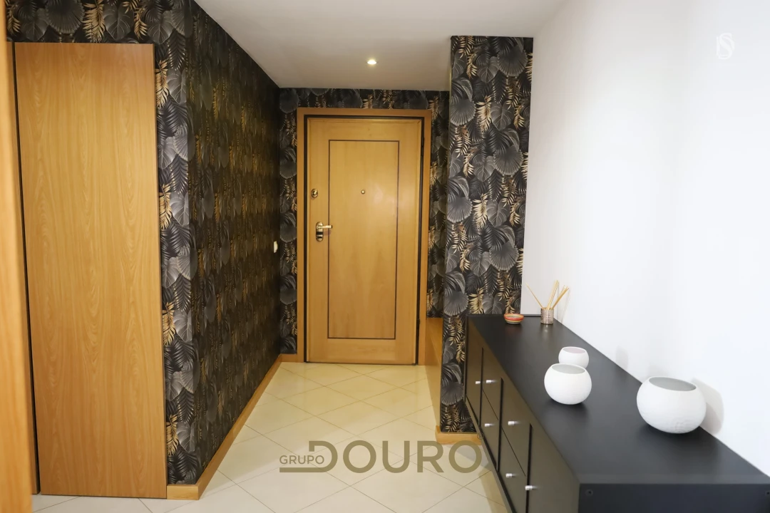 Apartamento T2 para Venda em Rio Tinto Foto 3