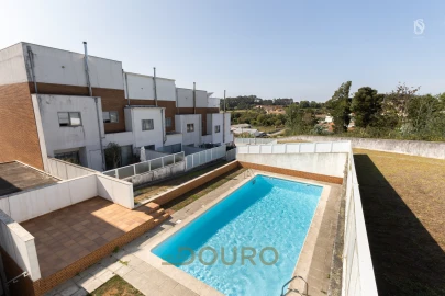 Moradia T4 para Venda em Grijó e Sermonde