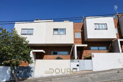 Moradia T4 para Venda em Grijó e Sermonde