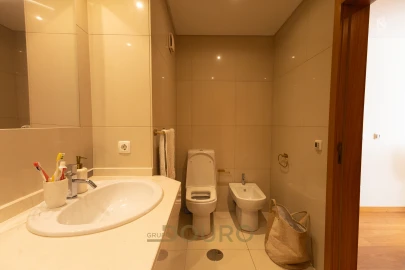 Moradia T4 para Venda em Grijó e Sermonde