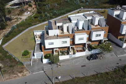 Moradia T4 para Venda em Grijó e Sermonde