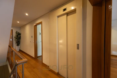 Moradia T4 para Venda em Grijó e Sermonde