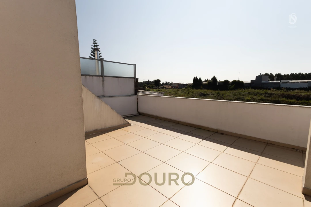 Moradia T4 para Venda em Grijó e Sermonde Foto 3