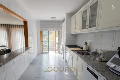 Apartamento T3 para Venda em Sandim, Olival, Lever e Crestuma