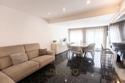 Apartamento T3 para Venda em Sandim, Olival, Lever e Crestuma