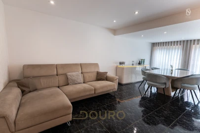 Apartamento T3 para Venda em Sandim, Olival, Lever e Crestuma