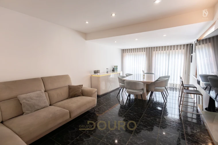 Apartamento T3 para Venda em Sandim, Olival, Lever e Crestuma Foto 13