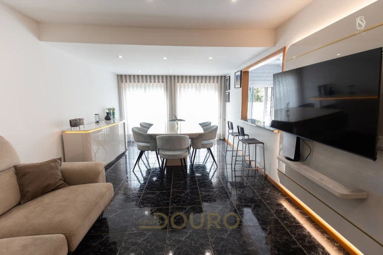 Apartamento T3 para Venda em Sandim, Olival, Lever e Crestuma Foto 11