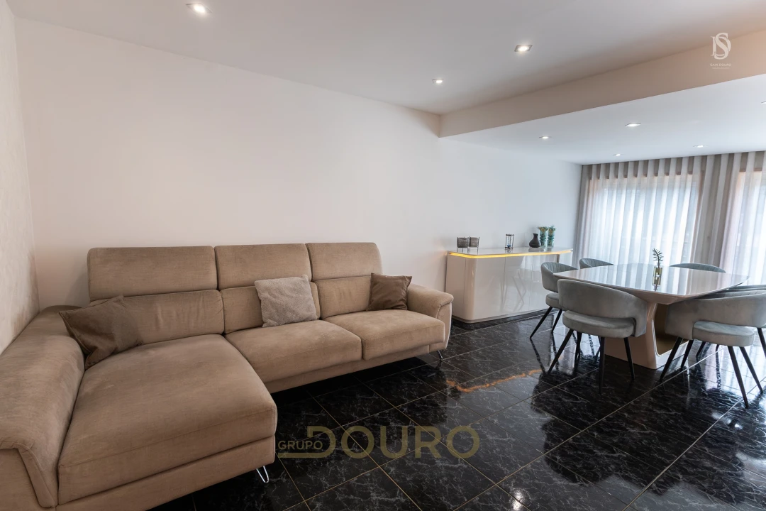 Apartamento T3 para Venda em Sandim, Olival, Lever e Crestuma Foto 7