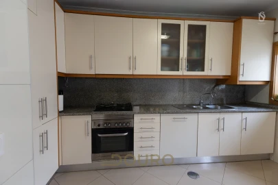 Apartamento T3 para Venda em Pedroso e Seixezelo