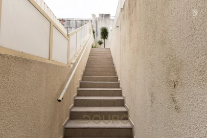 Apartamento T3 para Venda em Pedroso e Seixezelo