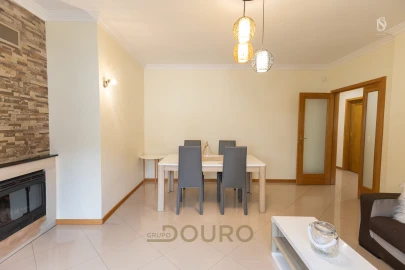 Apartamento T3 para Venda em Pedroso e Seixezelo