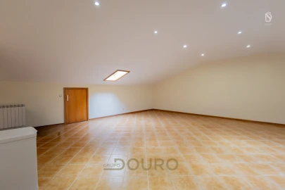 Apartamento T3 para Venda em Pedroso e Seixezelo