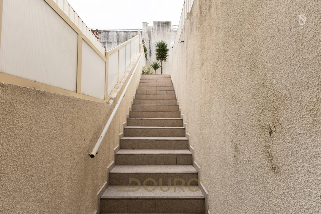 Apartamento T3 para Venda em Pedroso e Seixezelo Foto 2