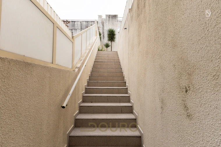 Apartamento T3 para Venda em Pedroso e Seixezelo Foto 2