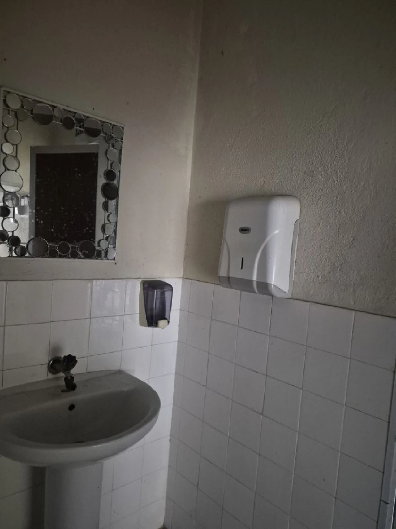 Loja para Venda em Gaio-Rosário e Sarilhos Pequenos Foto 8