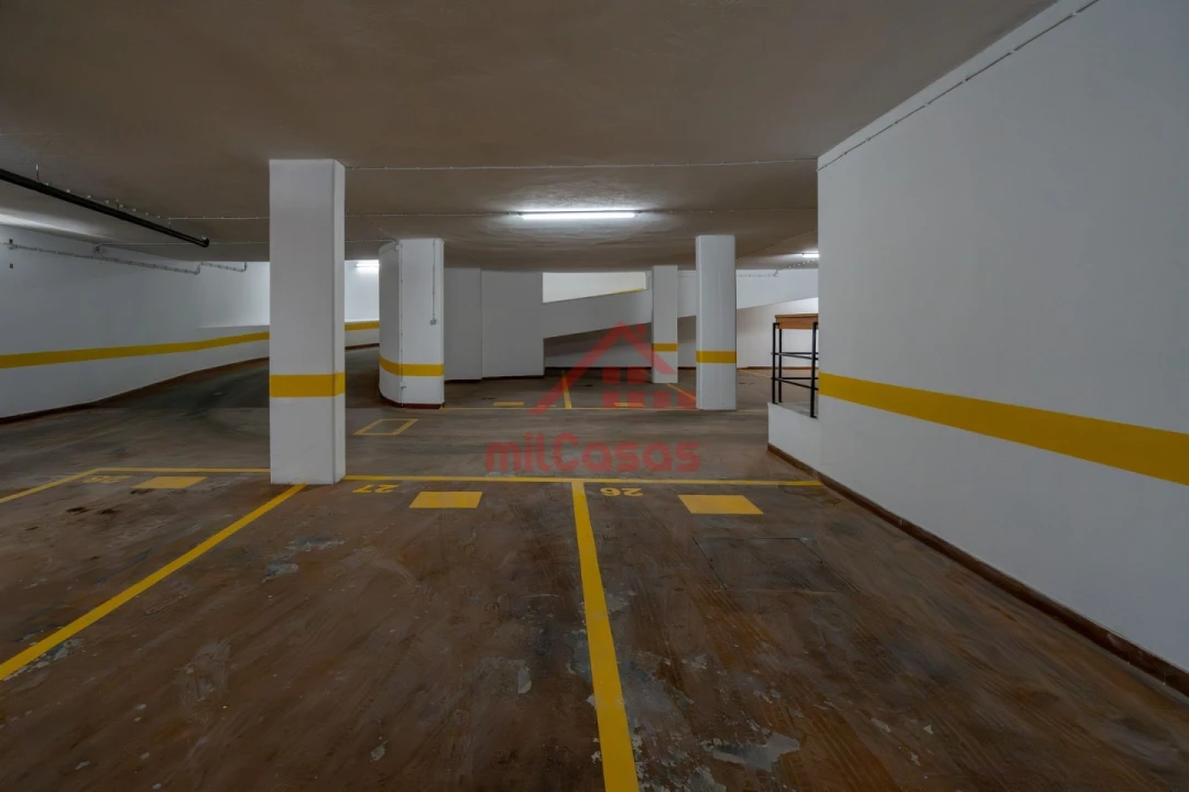 Apartamento T2 para Arrendamento em Santa Maria, São Pedro e Matacães Foto 33