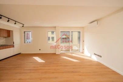 Apartamento T2 para Arrendamento em Santa Maria, São Pedro e Matacães