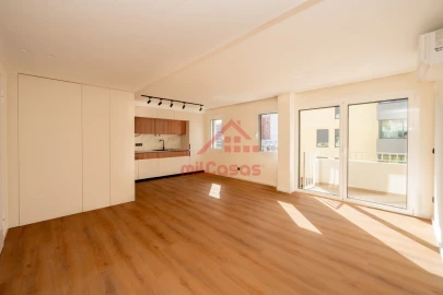 Apartamento T2 para Arrendamento em Santa Maria, São Pedro e Matacães
