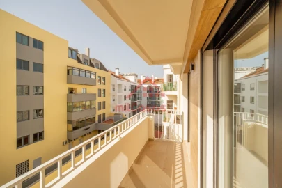 Apartamento T2 para Arrendamento em Santa Maria, São Pedro e Matacães