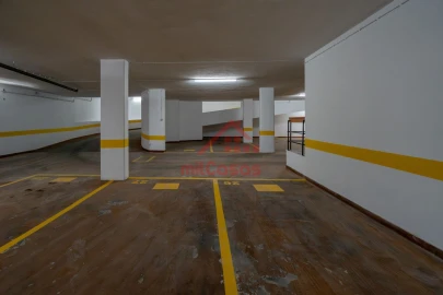 Apartamento T2 para Arrendamento em Santa Maria, São Pedro e Matacães