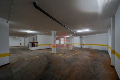 Apartamento T2 para Arrendamento em Santa Maria, São Pedro e Matacães