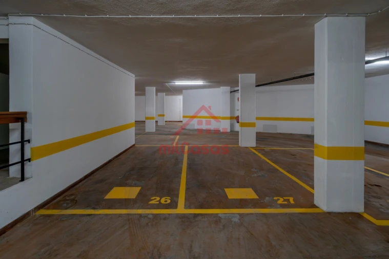 Apartamento T2 para Arrendamento em Santa Maria, São Pedro e Matacães Foto 32