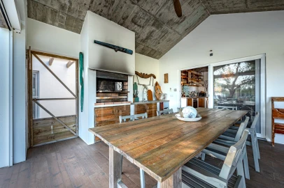 Moradia T5 para Venda em Santa Maria do Castelo e Santiago e Santa Susana