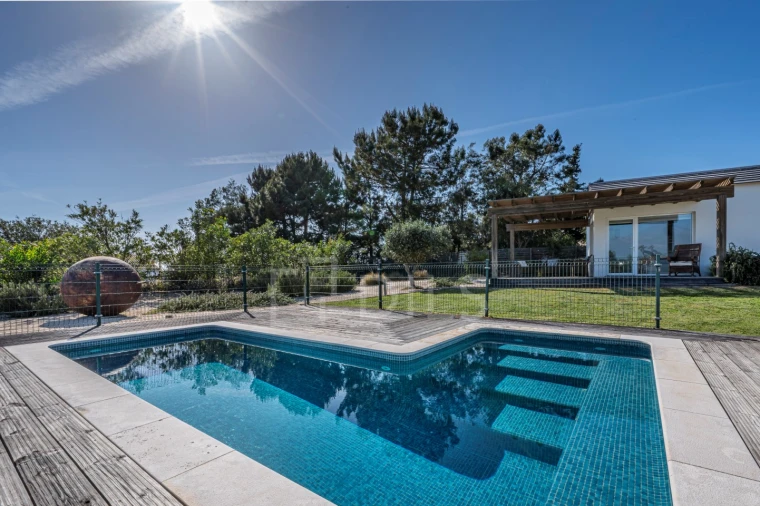 Moradia T5 para Venda em Santa Maria do Castelo e Santiago e Santa Susana Foto 2