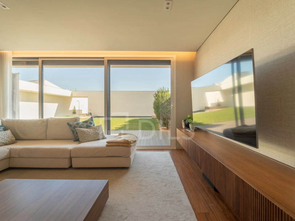 Moradia T4 para Venda em Gulpilhares e Valadares Foto 2