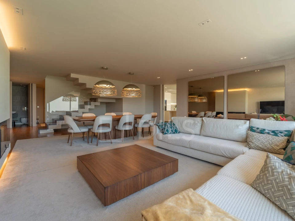 Moradia T4 para Venda em Gulpilhares e Valadares Foto 3