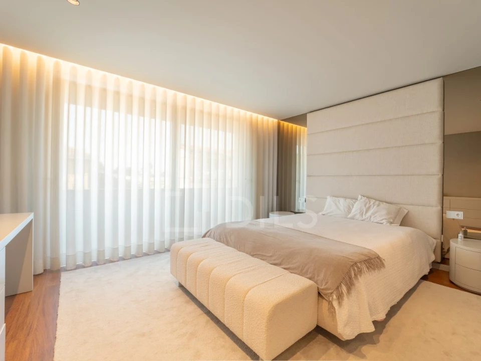 Moradia T4 para Venda em Gulpilhares e Valadares Foto 8