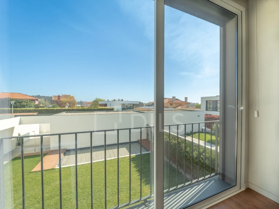 Moradia T4 para Venda em Gulpilhares e Valadares Foto 37