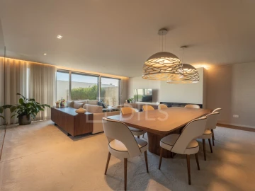 Moradia T4 para Venda em Gulpilhares e Valadares