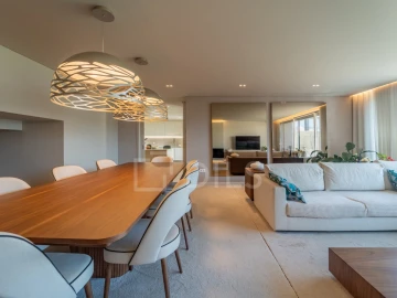 Moradia T4 para Venda em Gulpilhares e Valadares