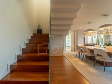 Moradia T4 para Venda em Gulpilhares e Valadares