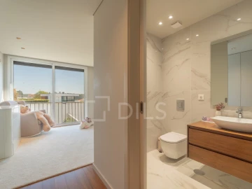 Moradia T4 para Venda em Gulpilhares e Valadares