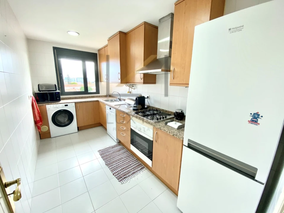 Apartamento T1 para Arrendamento em Campolide Foto 3