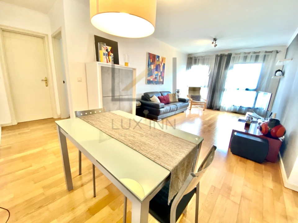 Apartamento T1 para Arrendamento em Campolide Foto 12
