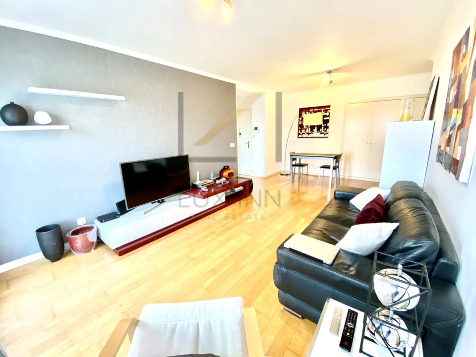 Apartamento T1 para Arrendamento em Campolide Foto 17