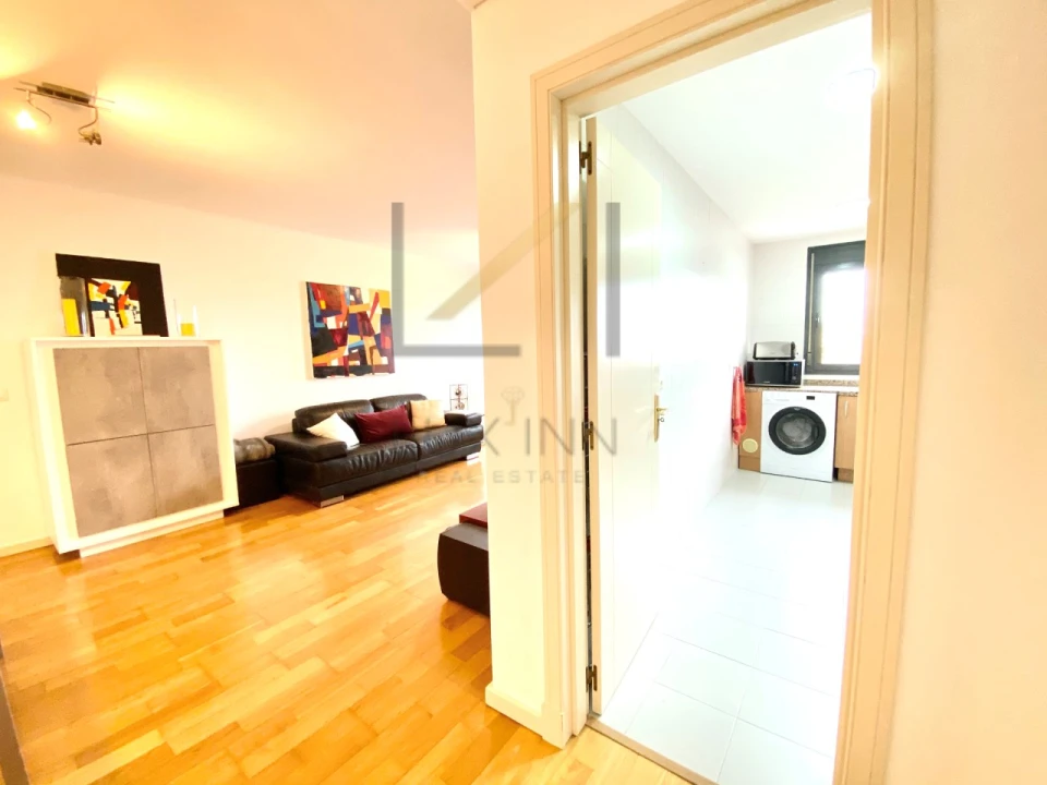 Apartamento T1 para Arrendamento em Campolide Foto 18