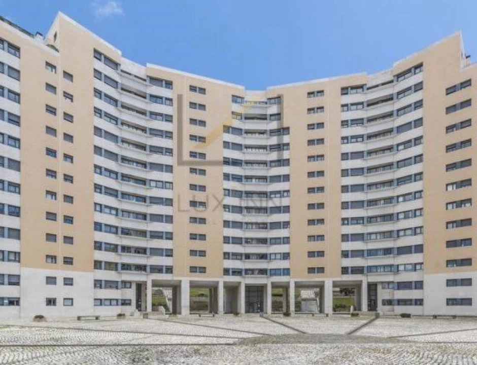 Apartamento T1 para Arrendamento em Campolide Foto 22